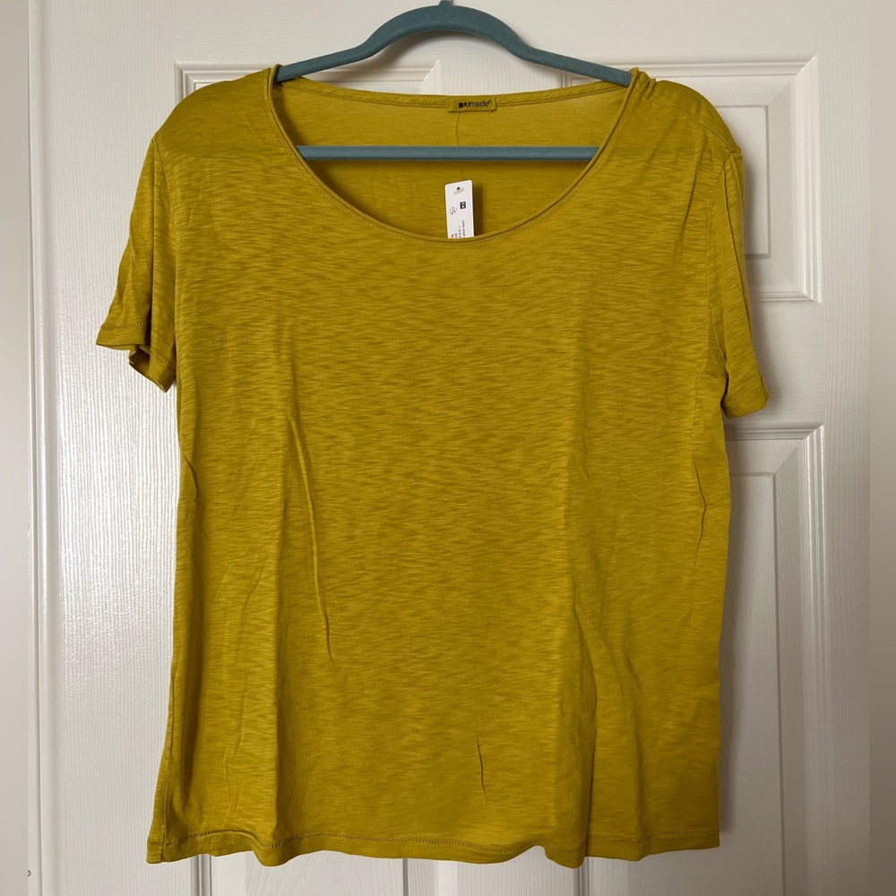 Mustard Yellow Women’s T-Shirt NWT